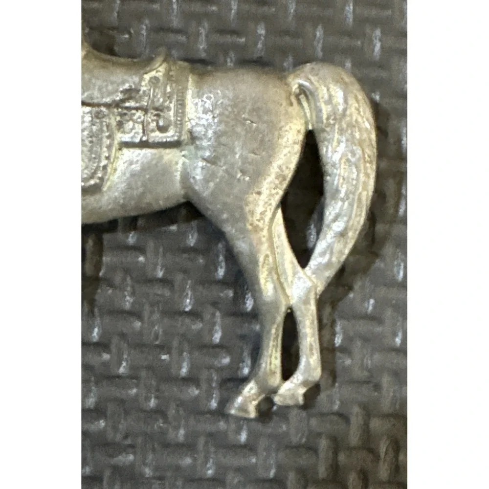 Vintage Western Pewter Cowboy Saddled HORSE Saddle Bolo Tie